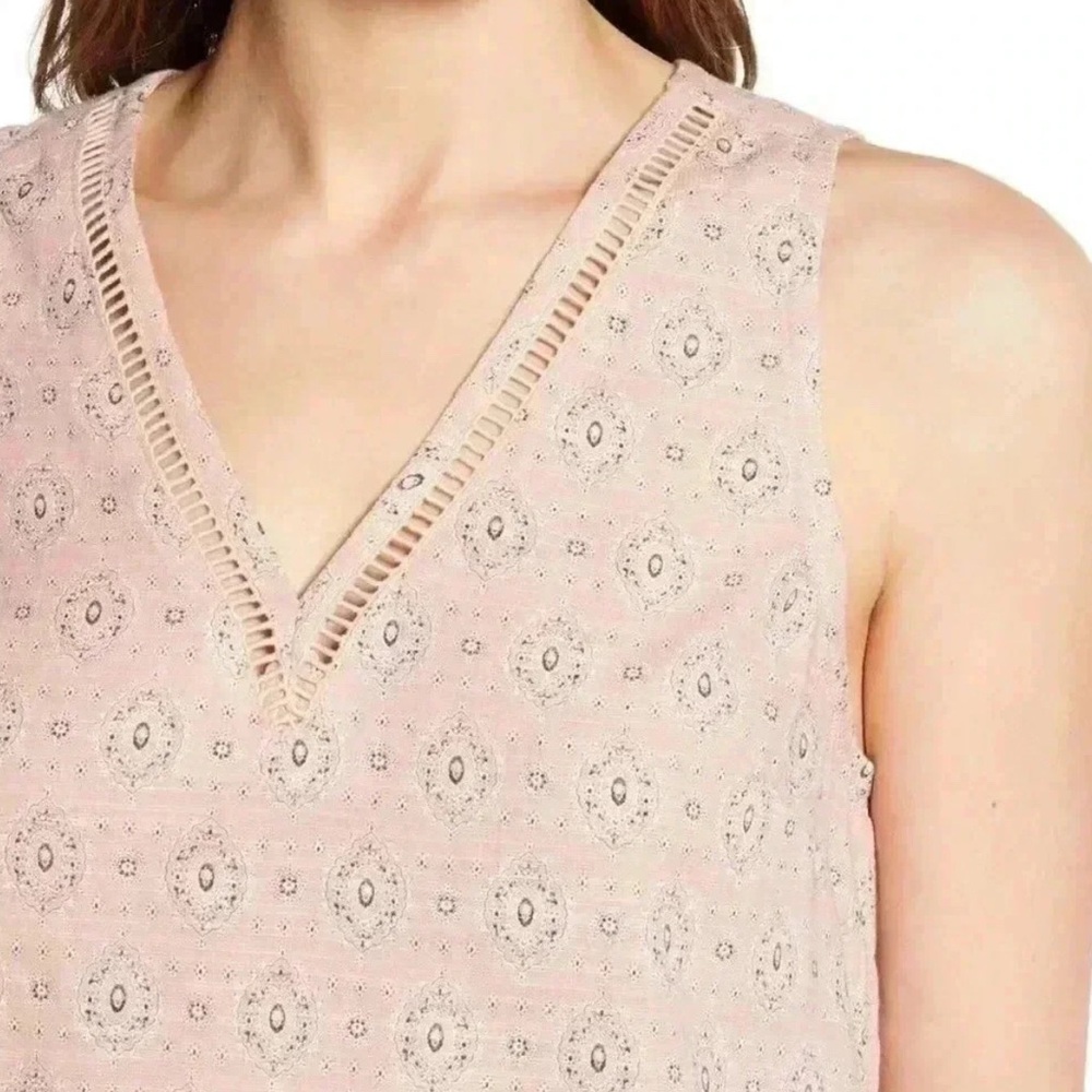 NORDSTROM- Pink Sleeveless v-Neck Top